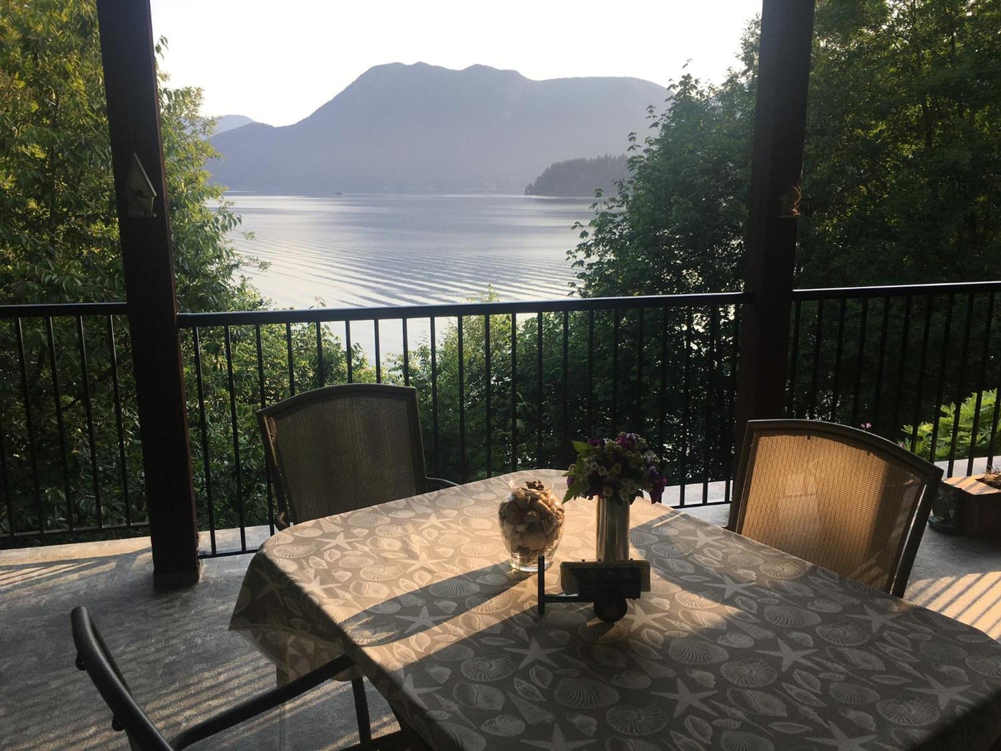 Shoreside Private Room Sechelt Buitenkant foto